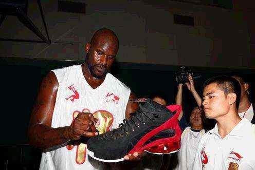 希勒：伊萨克表现不佳有很多原因，但别再拿缺少季前训练说事（希勒：伊萨克状态不佳有诸多因素，但别再拿季前训练不足当借口）