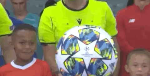 日职联半场：莱奥破门被吹，鹿岛鹿角暂0-0横滨FC